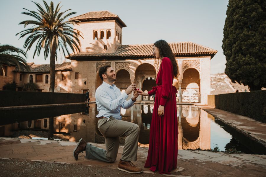 Surprise proposal in Alhambra - Photographer Granada